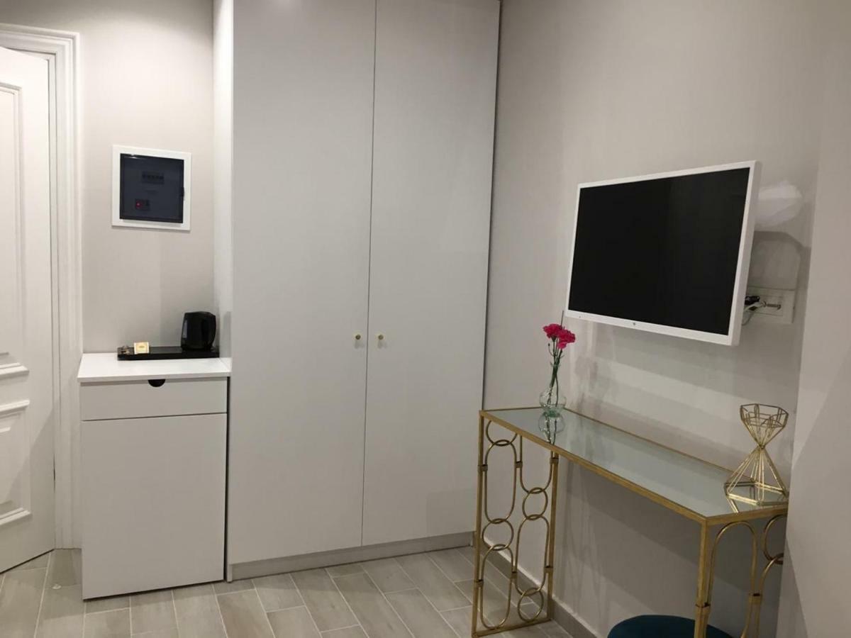 Onira Luxury Apartment *